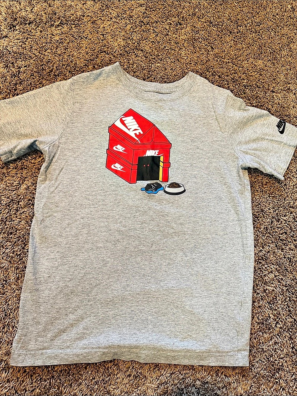 Nike Shoe Dog House Graphic Tee Short Sleeve Gray kids XL